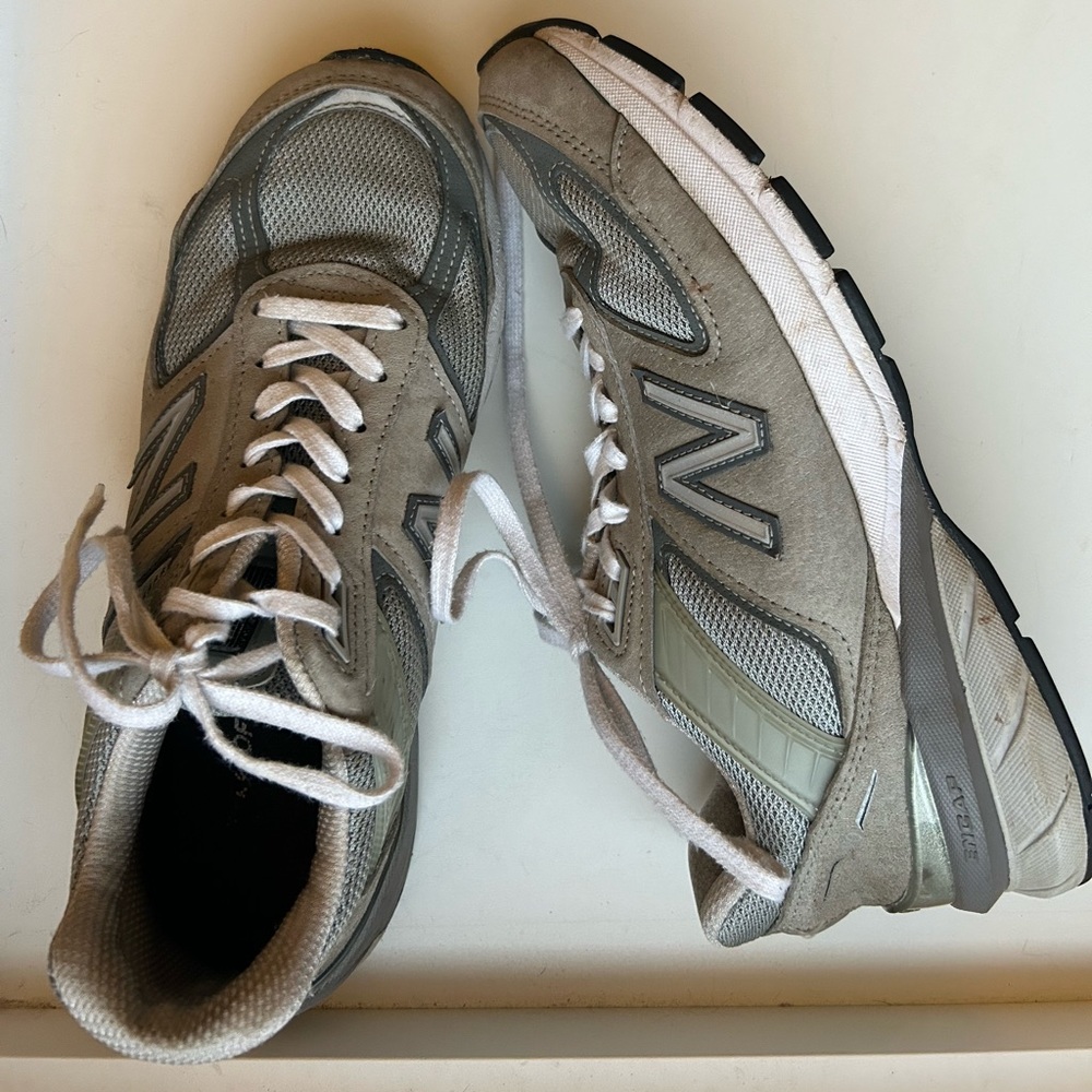 New Balance 990v5
